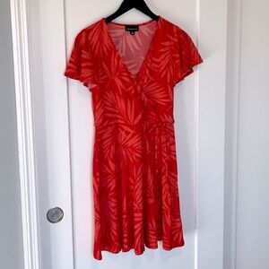 Fortune & Ivy Coral Floral wrap mini dress, size small